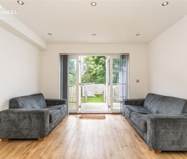 4 bedroom end of terrace house to rent - Photo 4