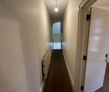3 bedroom flat to rent - Photo 2