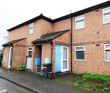 One Bedroom Ground Floor Spacious Maisonette to Rent in High Wycombe - Photo 2