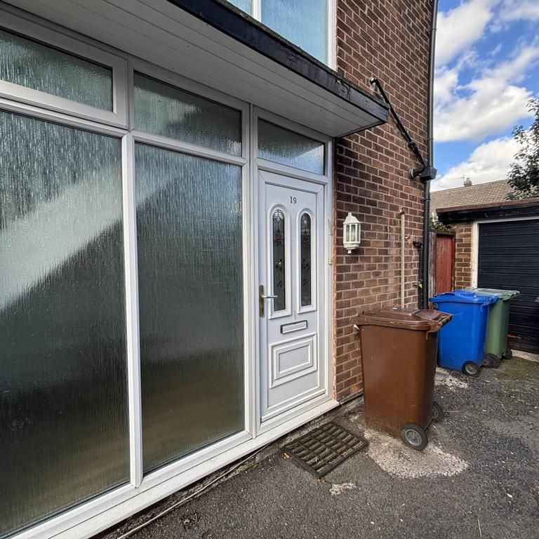 3 bedroom semi-detached house to rent - Photo 1