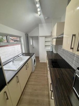 George Street, Silverdale, ST5 - Photo 1