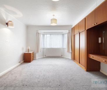 4 bedroom detached house to rent - Photo 6