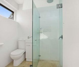 Bright One-Bedroom Apartment in Prime Avalon Location - Photo 4