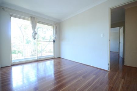 Lovely Layout, Perfectly Positioned!! - Photo 2