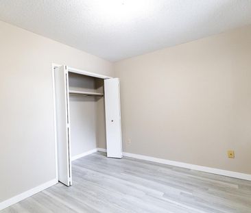 3023 & 3027 Blakiston Drive NW, Calgary - Photo 1