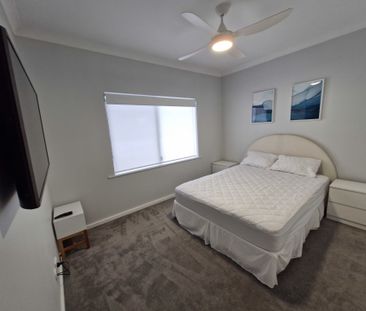 Fully Furnished Gem + 3 Bay Shed - Photo 6