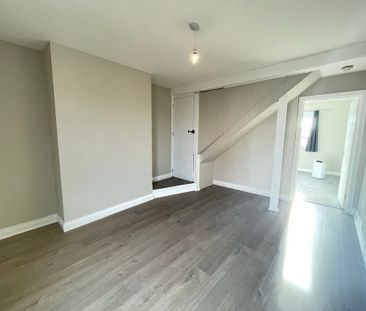 2 bedroom End Terraced House to let - Photo 1