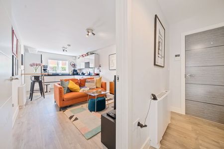 Owen Road, Godalming, Surrey, GU7 - Photo 2