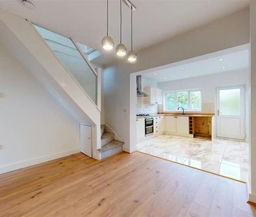 2 bedroom semi-detached house to rent - Photo 6