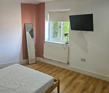 1 bedroom in a house share to rent - Photo 6