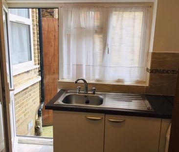 Studio Flat, Sidney Avenue, N13 - Photo 4