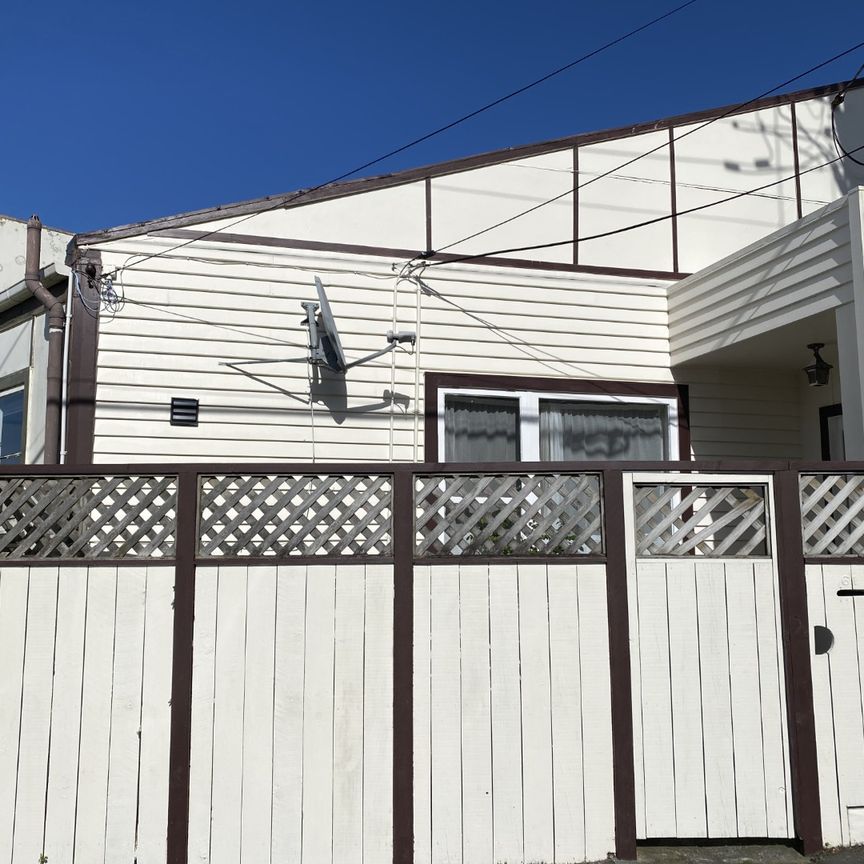 SHARED RESIDENTAL DWELLING IN POPULAR HATAITAI - Photo 1
