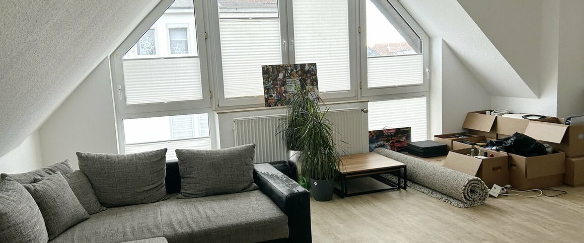 Großzügige Maisonette-Wohnung mit Kamin und 2 Balkonen! - Photo 1