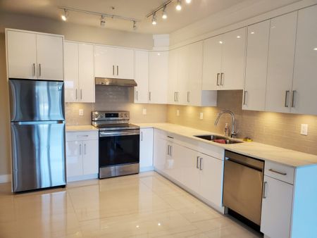 6th Floor Corner Unit - Photo 2