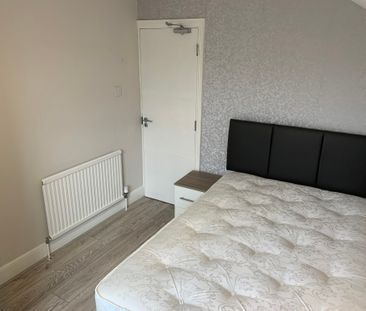 BEDROOM 2 – LARGE DOUBLE - Photo 6