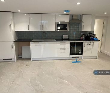 2 bedroom end of terrace house to rent - Photo 5