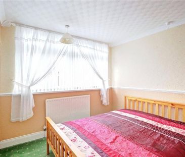 3 bedroom end of terrace house to rent - Photo 6