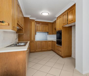 Light-Filled Apartment Only 350m To Town Beach! - Photo 5