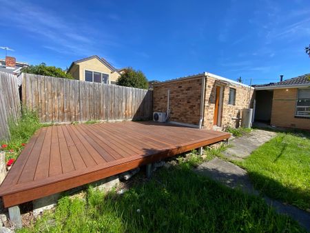 Glen Waverley - Photo 2