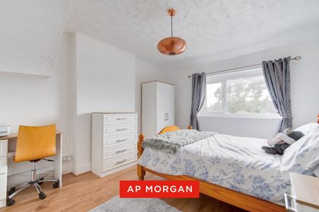 4 bed semi-detached house to rent in Groveley Lane, Birmingham, B31 - Photo 2