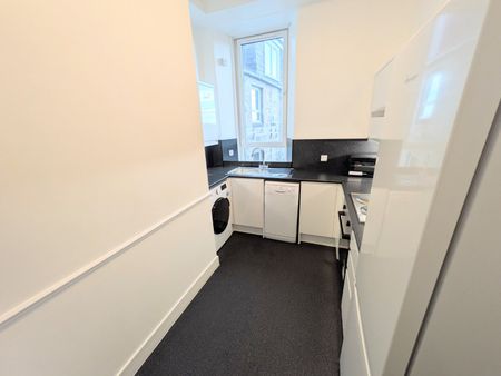 3 bedroom apartment to rent - Photo 2