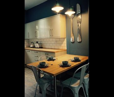 7 Bed Terraced House, Borrowdale Road, L15 - Photo 1