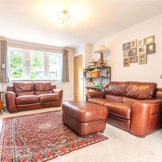 Lower Edge Road, Brighouse, HD6 - Photo 1