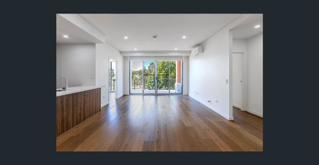 Stunning Quality Living - Photo 1