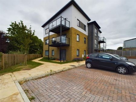 1 bedroom flat to rent - Photo 4