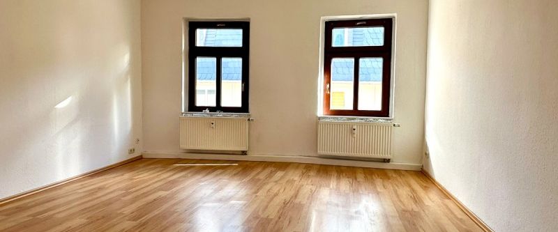 Wohnen direkt im Zentrum der Großen Kreisstadt Annaberg-Buchholz - 3-Raum-Wohnung im Dachgeschoss! - Photo 1