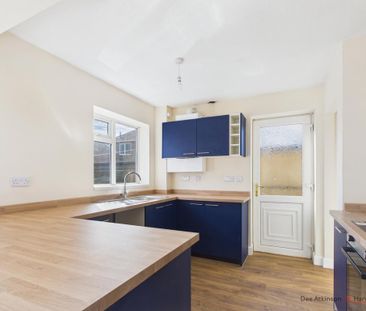 3 bedroom semi-detached house to rent - Photo 6