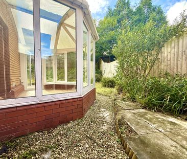 Foster Drive, Penylan - Photo 1