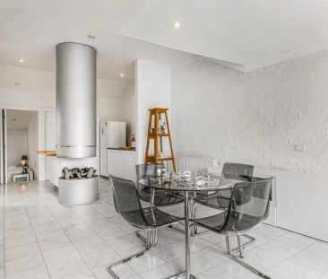 Furnished Art Deco Sanctuary in the Heart of South Yarra - Photo 2