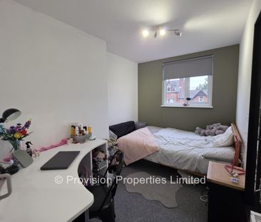 4 Bed 4 En-suite near Leeds Uni - Photo 2