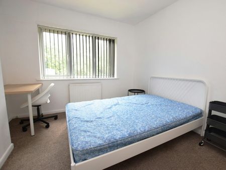 London Road, Far Cotton, Northampton, NN4 - Photo 3