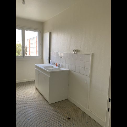 Location Appartement 4 pièces 70 m² Issoudun - Photo 1