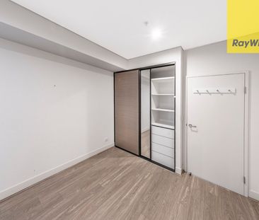 Luxurious Two Bedroom Apartment in Promenade Riverside Location - Photo 5