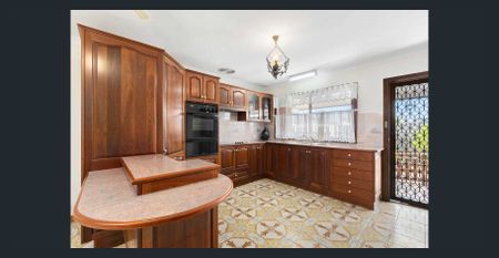 Solid Brick House - Photo 4