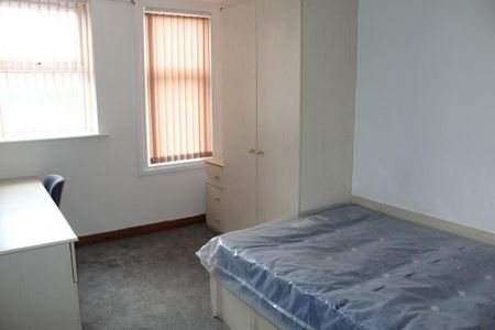 4 bedroom flat to rent - Photo 5