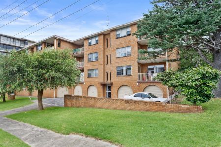 Located in the heart of the CBD - Photo 5