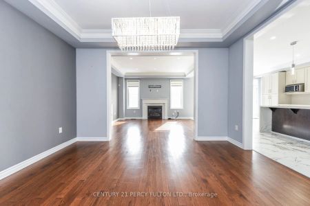 1040 Foxtail Crescent #Main & 2nd - Photo 5