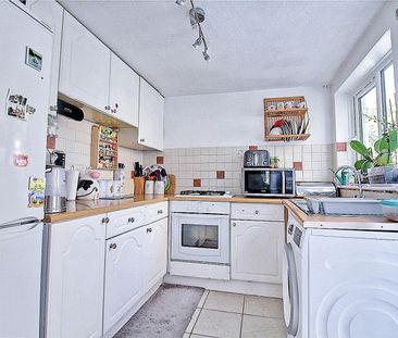 Belle Vue Road, Aldershot, Hampshire, GU12 - Photo 4