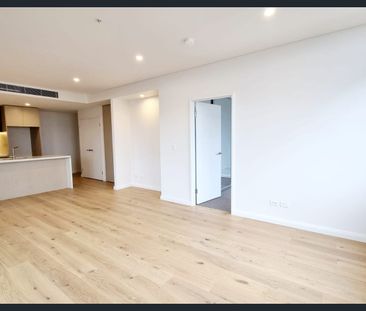 Beautiful two Bedroom Apartment Close to Tallawong Metro Station! - Photo 3