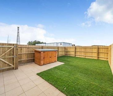 Heyford Park, Bicester, Oxfordshire, OX25 - Photo 6