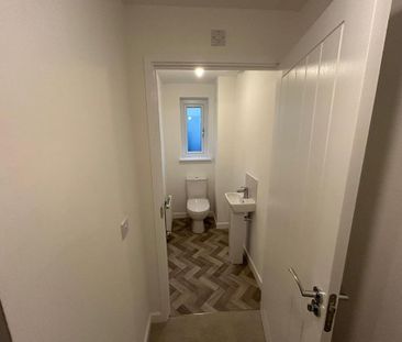 3 bedroom semi-detached house to rent - Photo 6