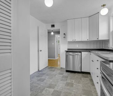 For Lease - 52 Bowhill Avenue, Cityview - Parkwoods Hills - Rideau ... - Photo 1