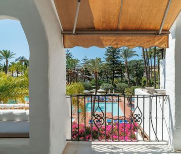Apartment in Puerto Banús, Costa del Sol - Photo 2