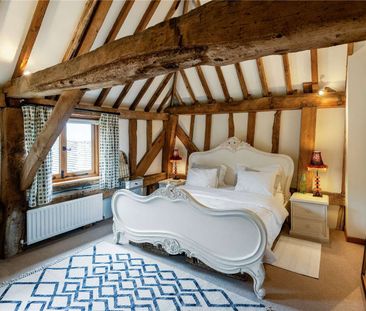 A spacious and attractive three bedroom barn conversion with views ... - Photo 5