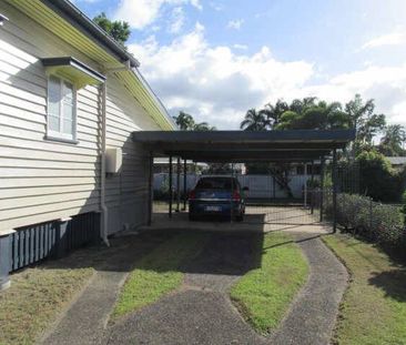 Neat and Tidy Queenslander located in Manunda! - Photo 4