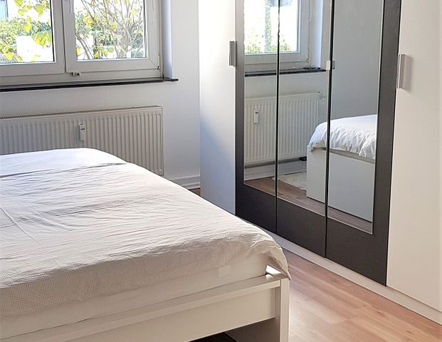 Modern möblierte Wohnung mit Balkon nähe Nippes - Photo 1